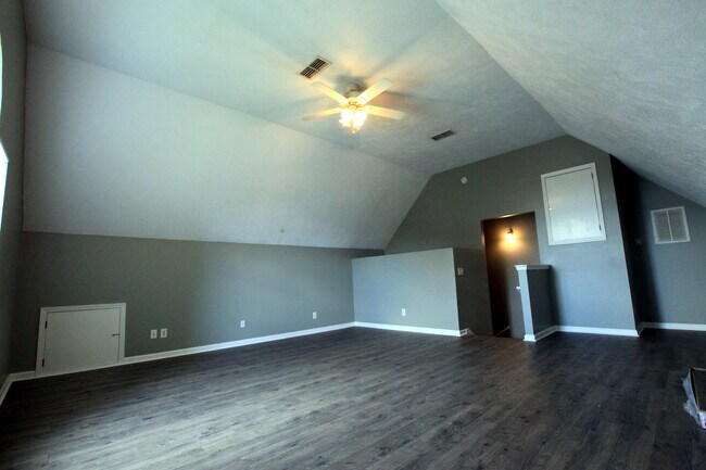 Building Photo - 2105 Academy Way