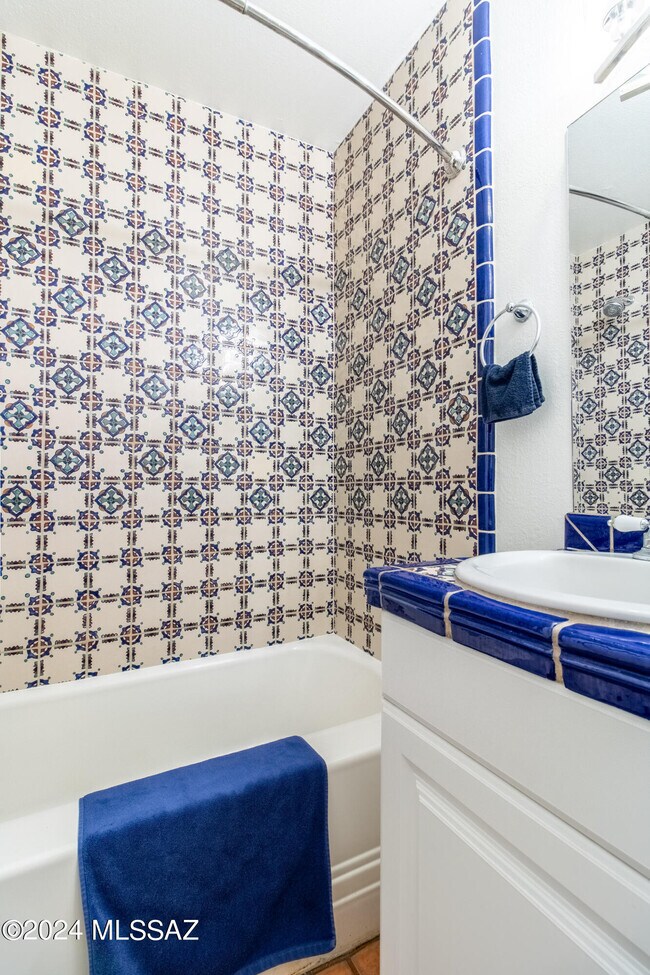 Building Photo - 3752 E Calle Guaymas