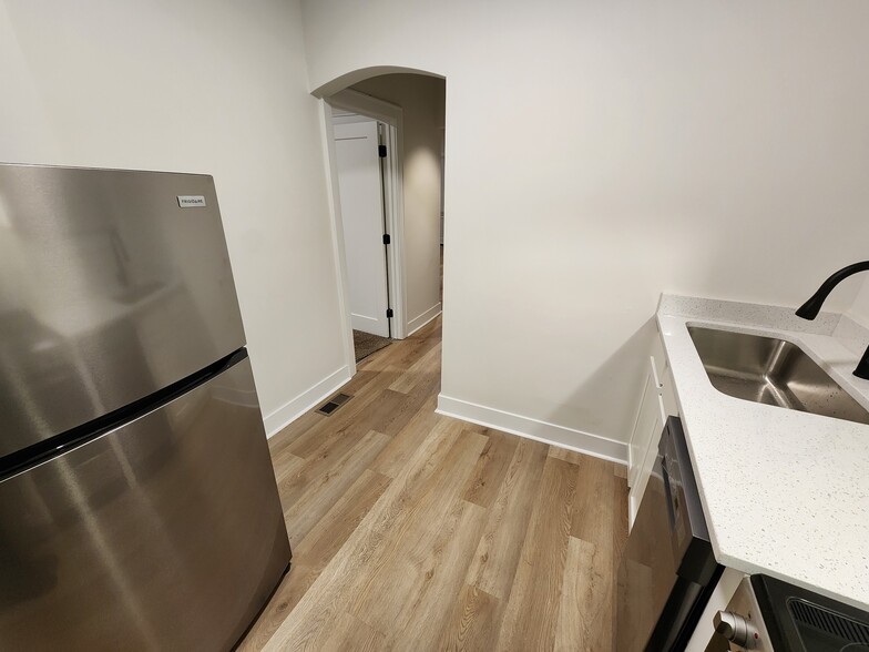 Building Photo - 29 W Patterson Ave