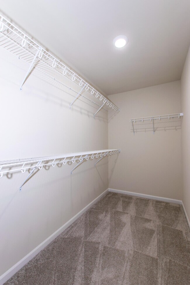 Building Photo - 717 Risdon Trail S