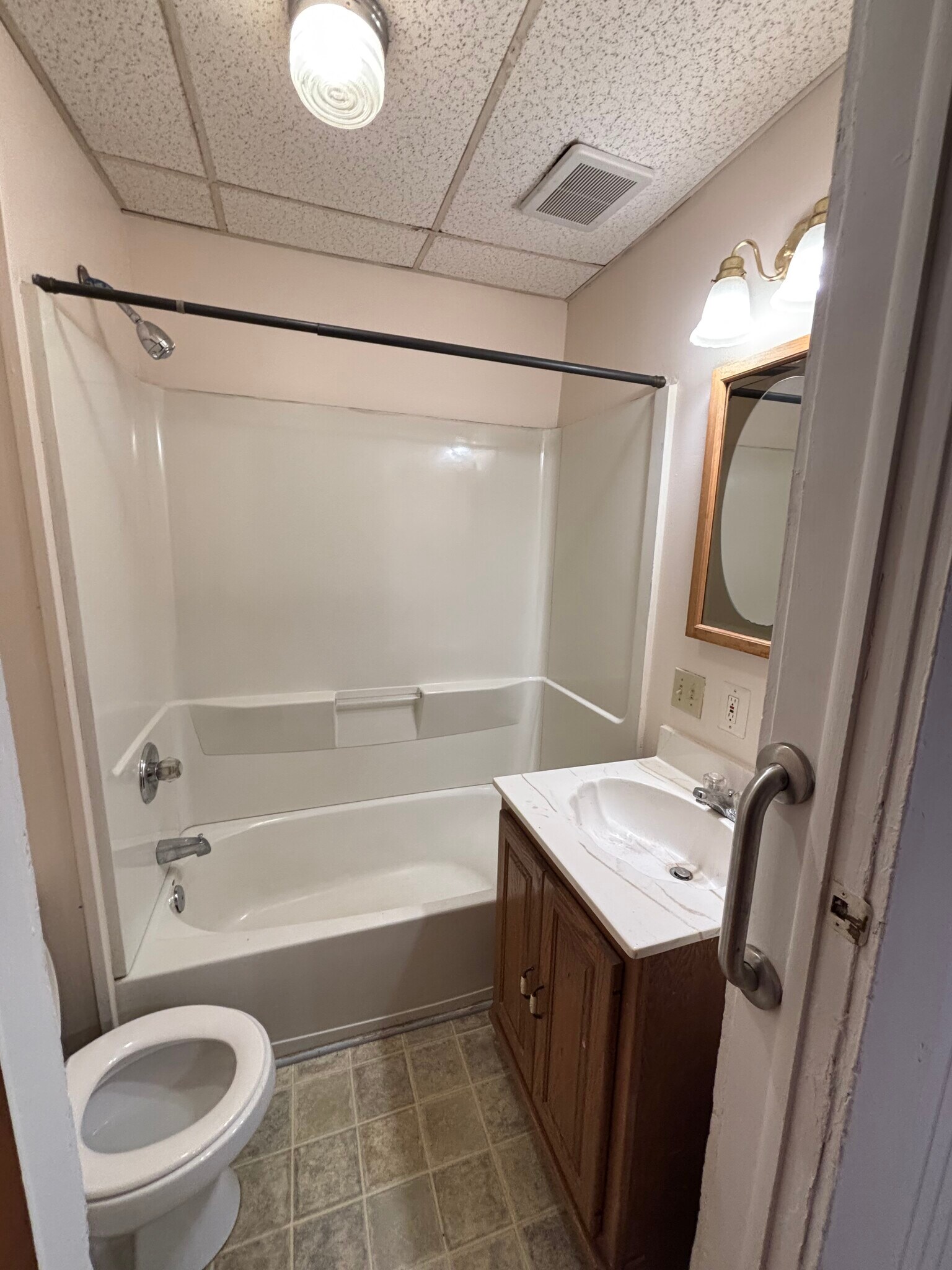 Building Photo - 140-142 Congress St