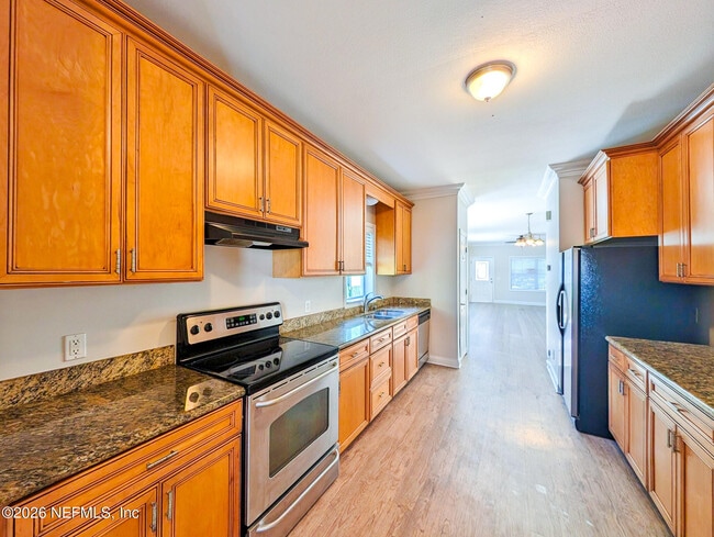 Building Photo - 411 3rd Ave S