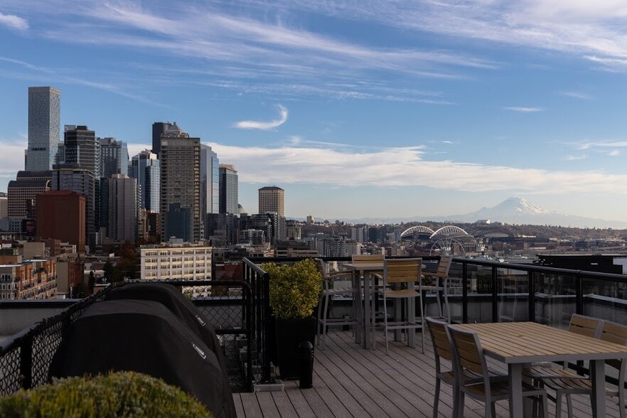 Rooftop. Cityscape looking southeast. - 2721 1st Ave