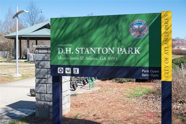 Building Photo - 1060 Grant Way SE