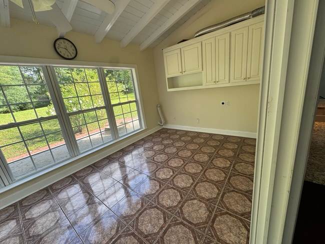 Building Photo - 7444 Berkshire Downs Dr