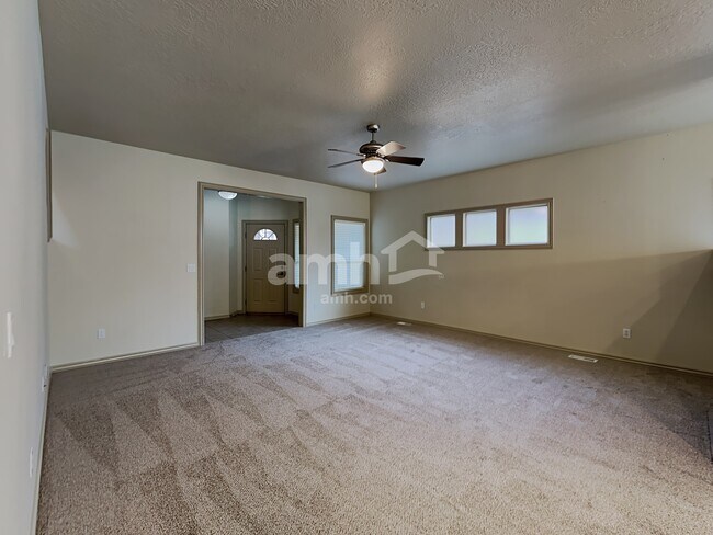 Building Photo - 55 S Selwood Ln