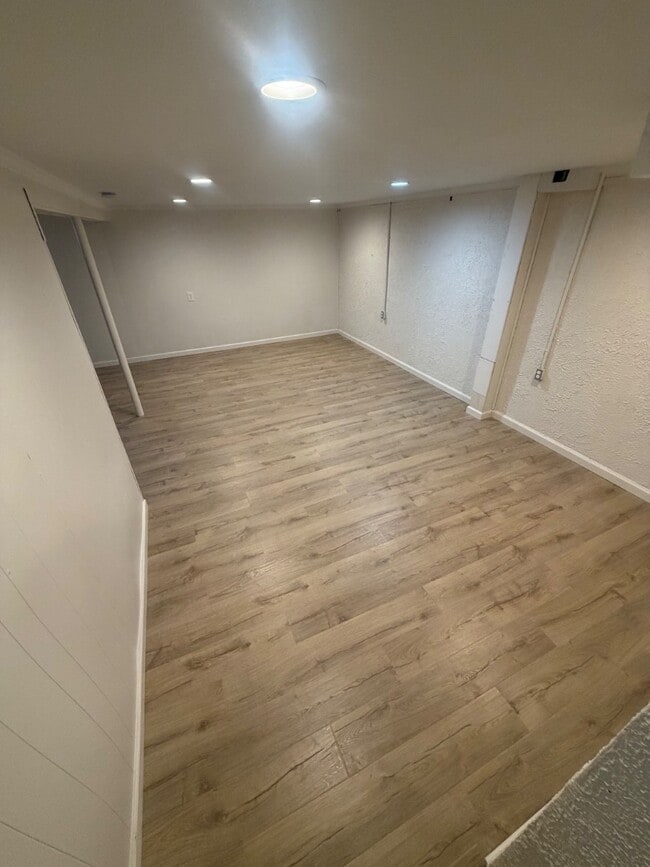 Building Photo - 6813 Wunderly Ct