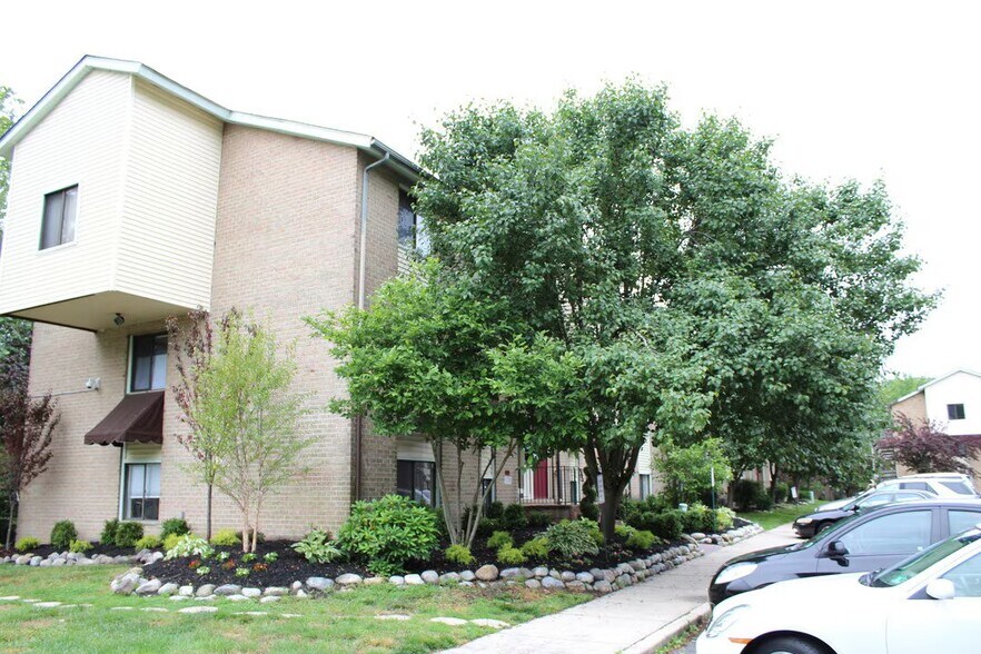 Building Photo - 105 Blackwood-Clementon Rd