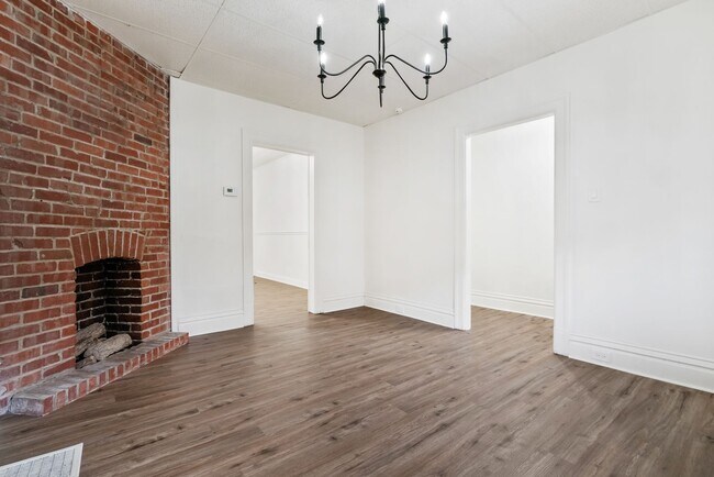 Building Photo - 4 bed 1.5 bath - completely updated, central air, patio.  Great location