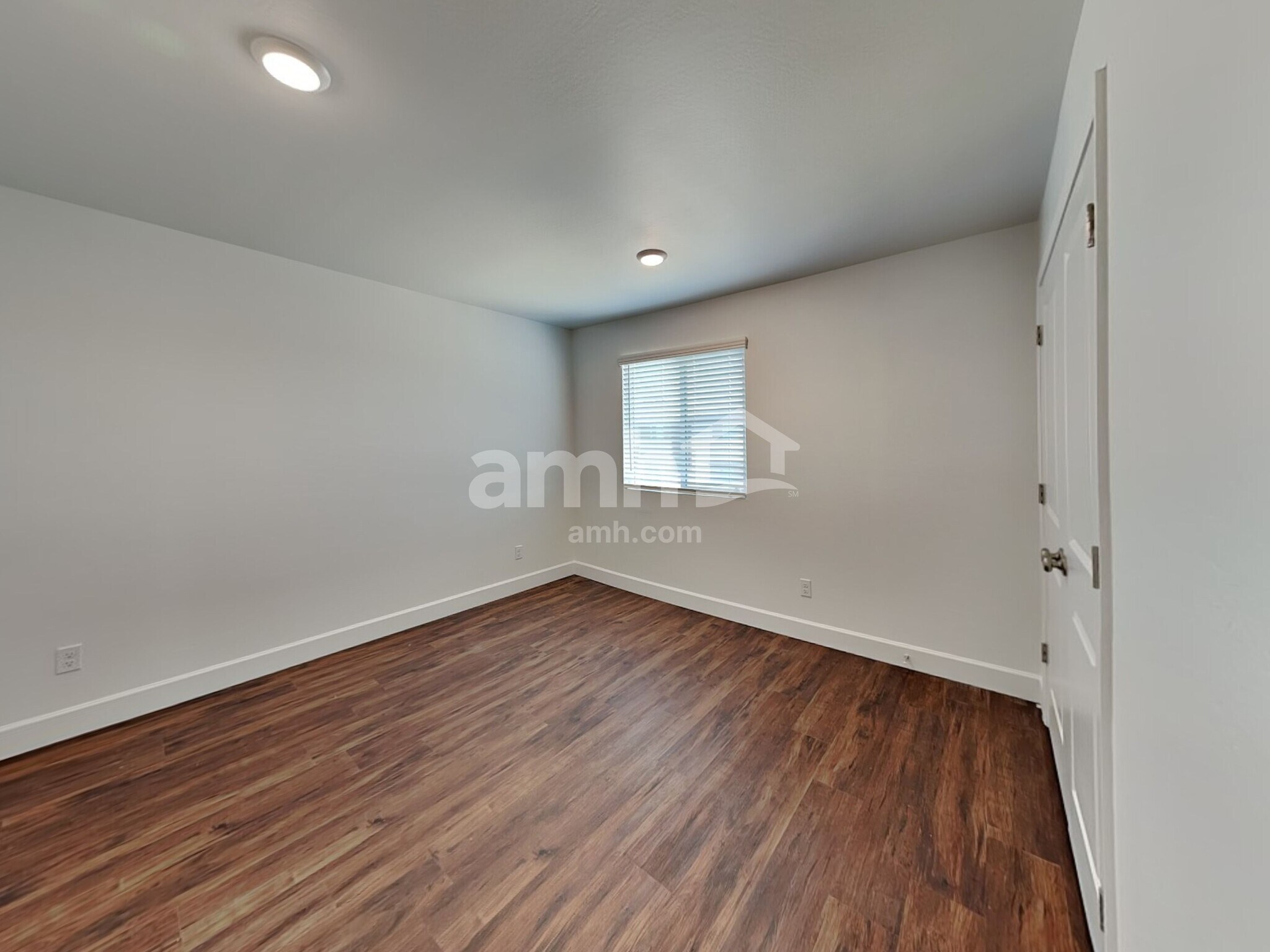 Building Photo - 17116 W Townley Ave
