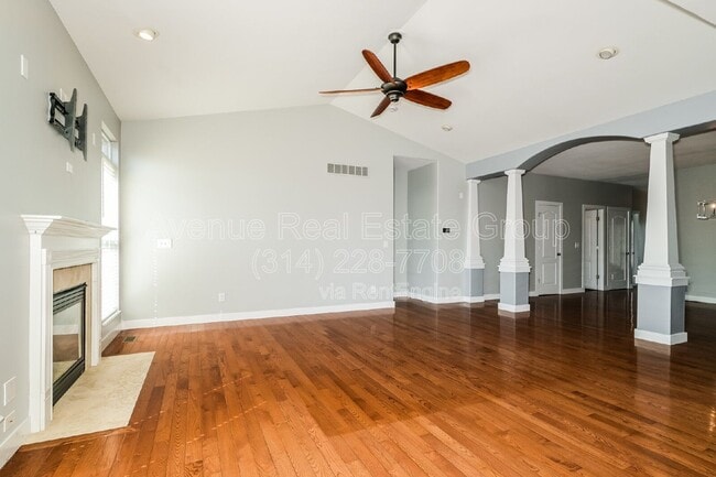 Building Photo - 730 Sunset Ln