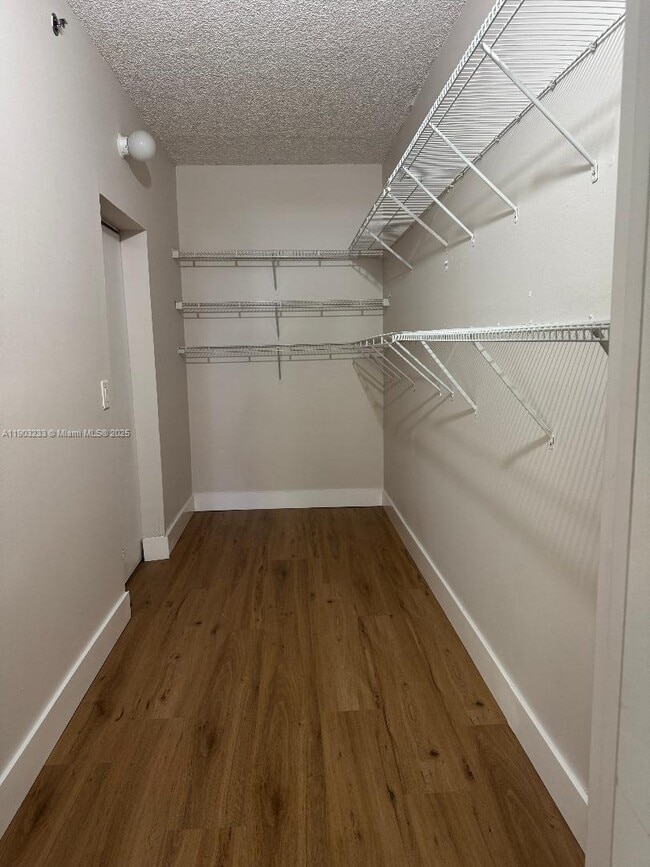 Building Photo - 3245 NE 184th St