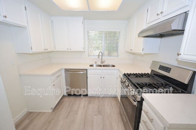 Building Photo - 1189 Ramona Dr