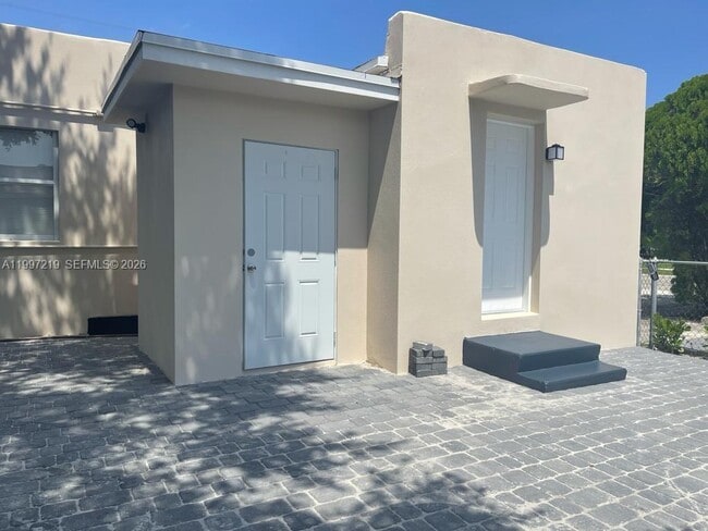 Building Photo - 5800 Taylor St