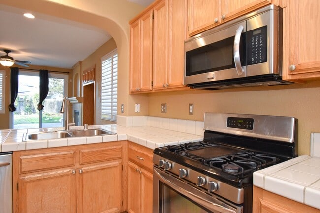 Building Photo - Beautiful Single Story Home available in R...