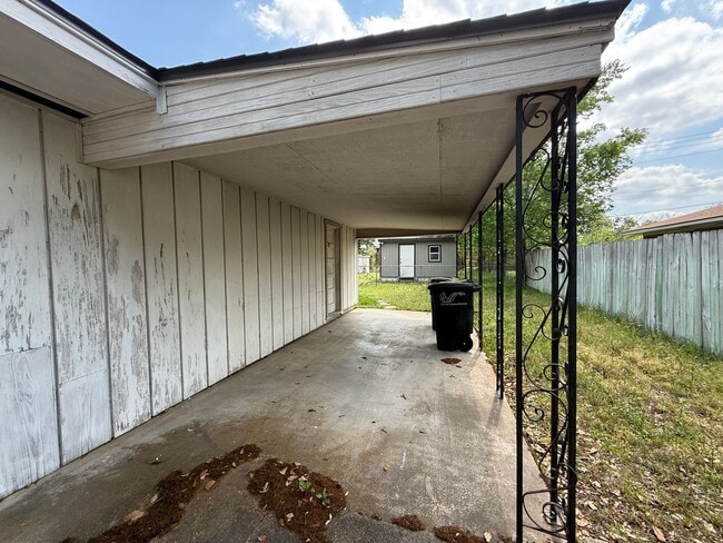 Building Photo - AUGUST PRE-LEASE!  3 Bed, 2 Bath Within Wa...