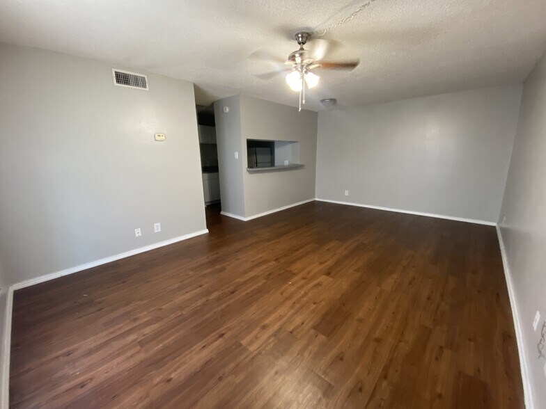 Building Photo - Edinburg Place Apartments