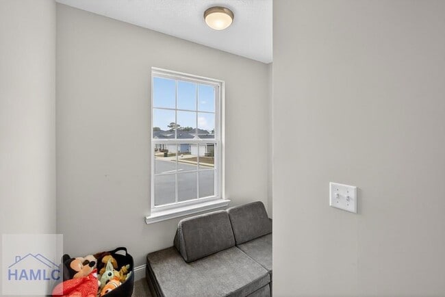 Building Photo - 245 Alcott Cir