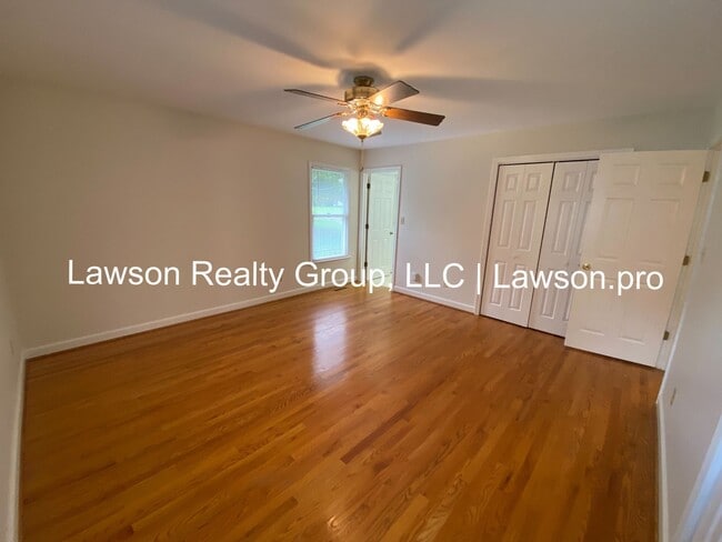 Building Photo - Spacious Hollins Four Bedroom w/ Finished Basement