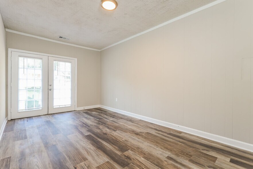 Building Photo - 5145 Burbank St