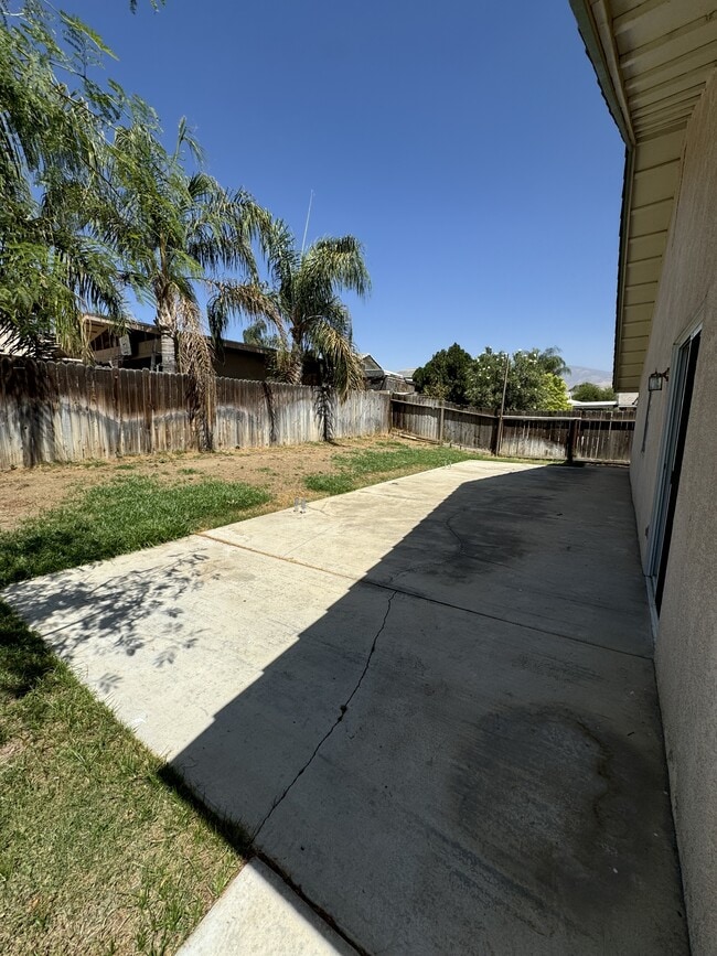 Building Photo - 612 Calle Orlando