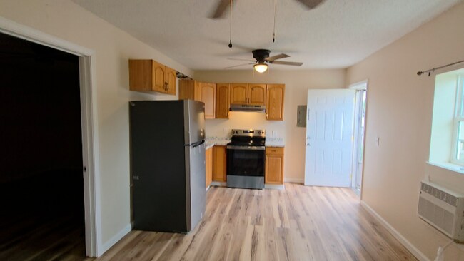 Building Photo - 6908 MacCorkle Ave