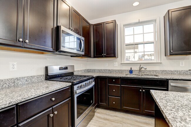 Building Photo - 9307 Drumman Dr