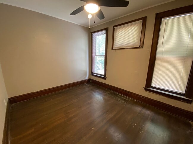 Building Photo - 262 E 19th Ave