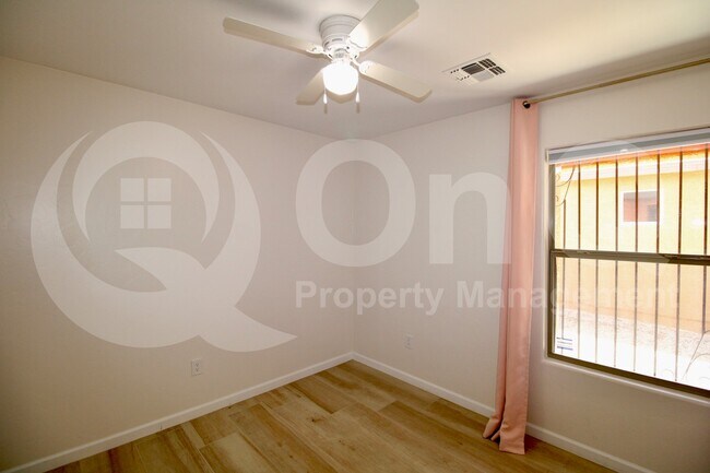 Building Photo - 2353 E Calle Sierra Del Manantial