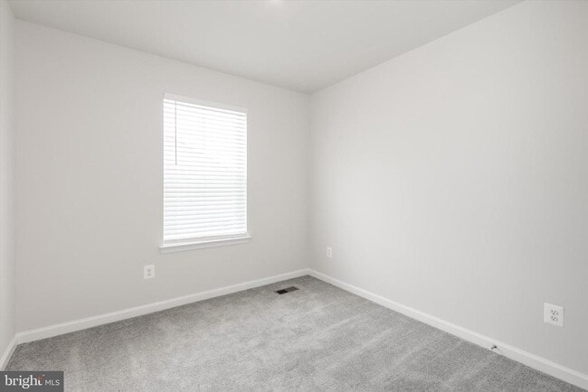 Building Photo - 405 17th Ave
