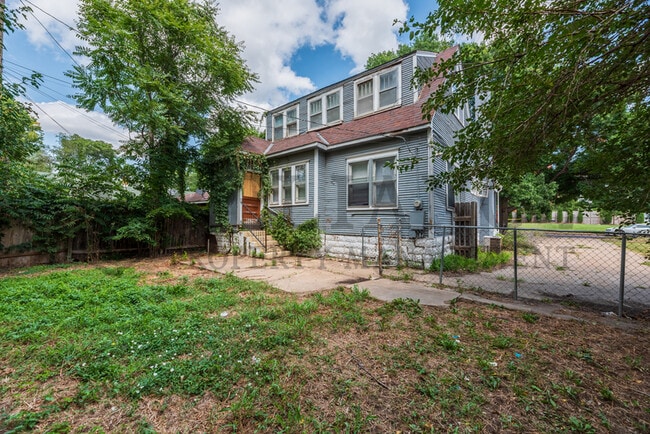 Building Photo - 607 N Lorraine Ave