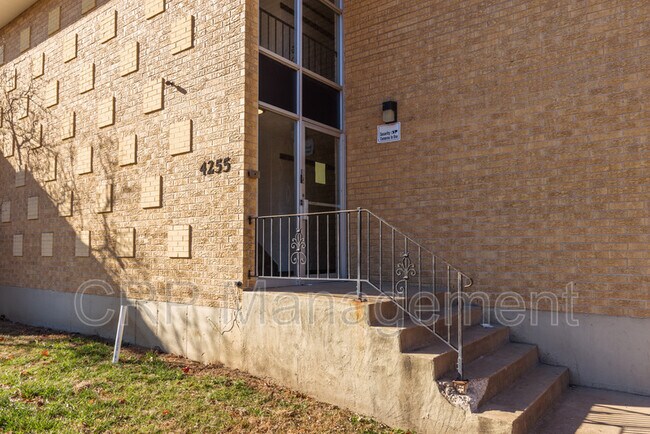 Building Photo - 4263 Virginia Ave