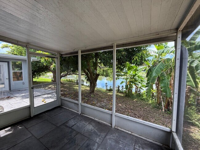 Building Photo - Amazing 2-bedroom, 2-bathroom home on a lake.
