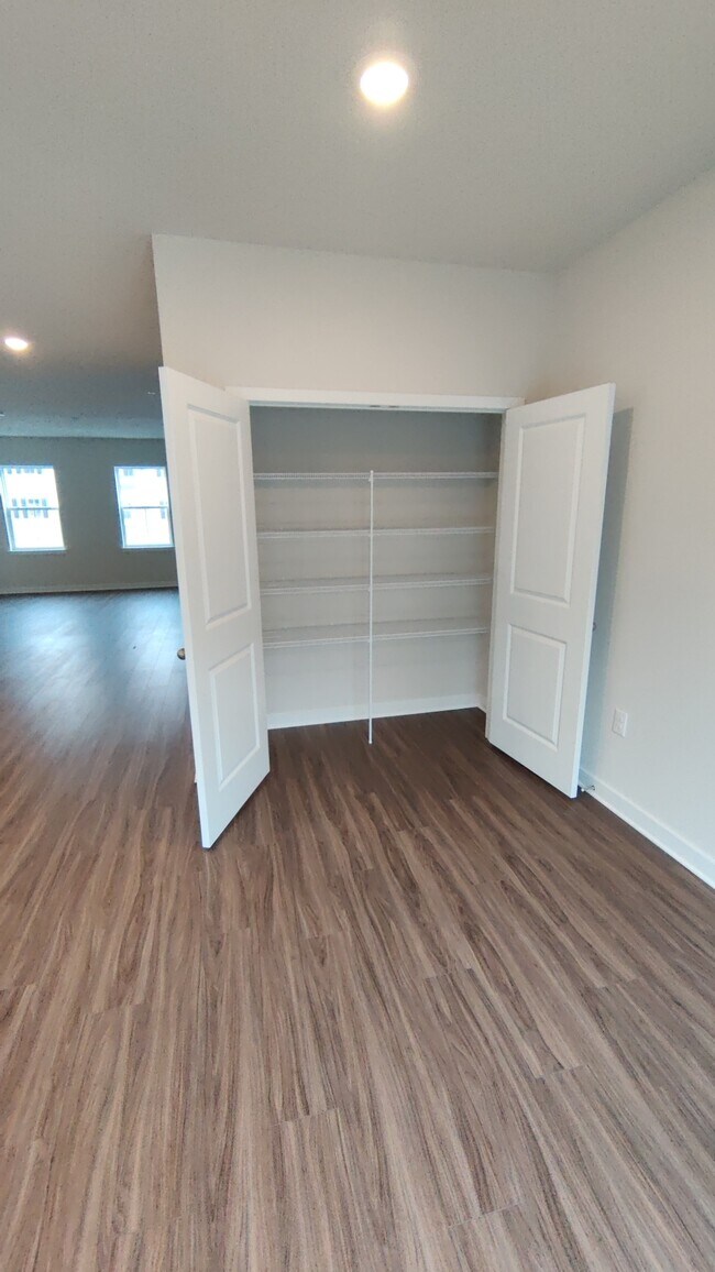 Building Photo - 306 Bennetts Ct