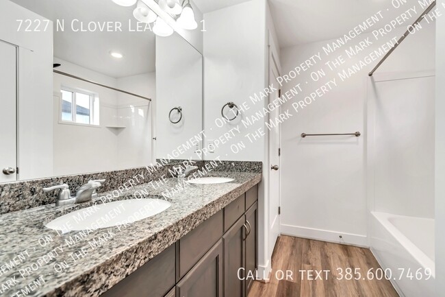 Building Photo - 7227 N Clover Leaf Ln
