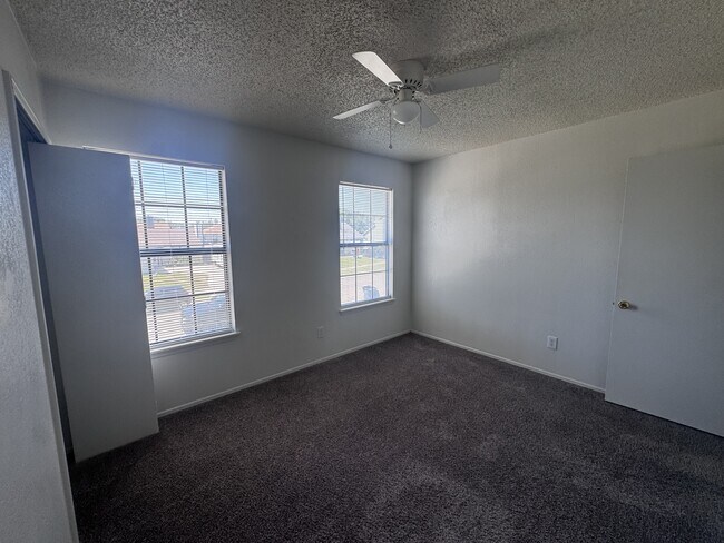 Building Photo - 1613 Bobby Lee Dr