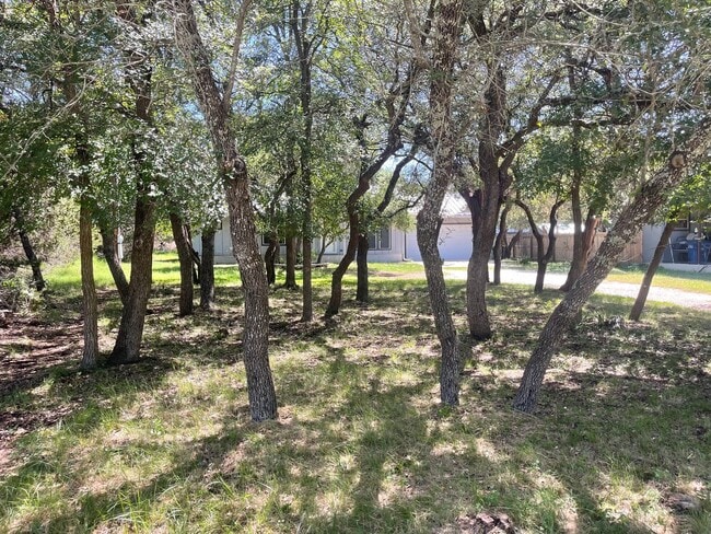 Building Photo - NEW ON MARKET