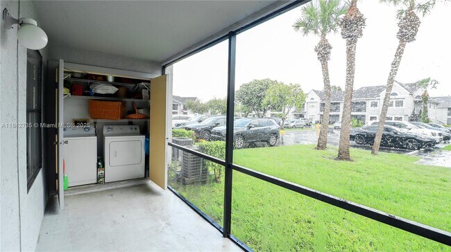 Building Photo - 10371 SW 150th Pl