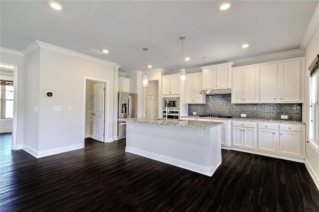Building Photo - 7107 Branch Creek Cove
