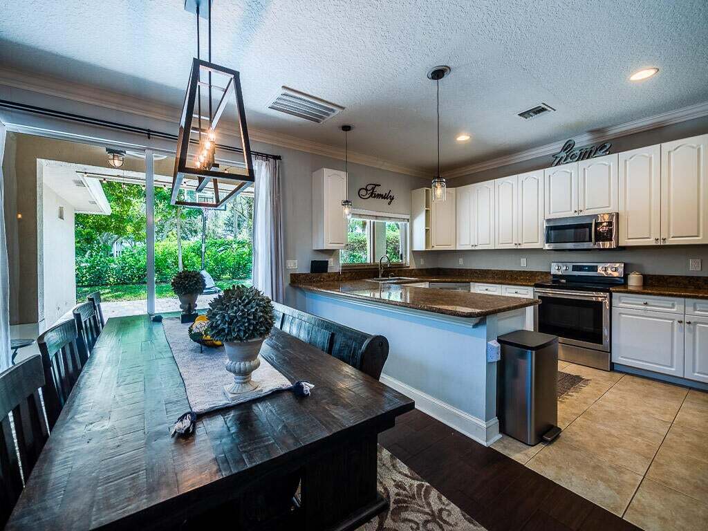 Building Photo - 6673 Eagle Ridge Dr