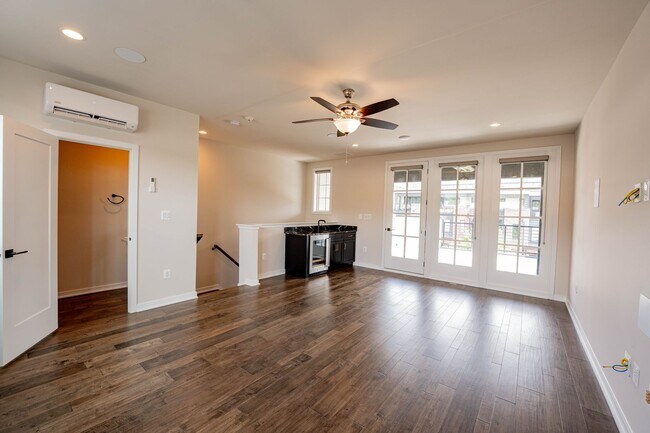 Building Photo - Luxury Reston Rental