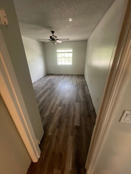 Building Photo - 468 Banyon Tree Cir