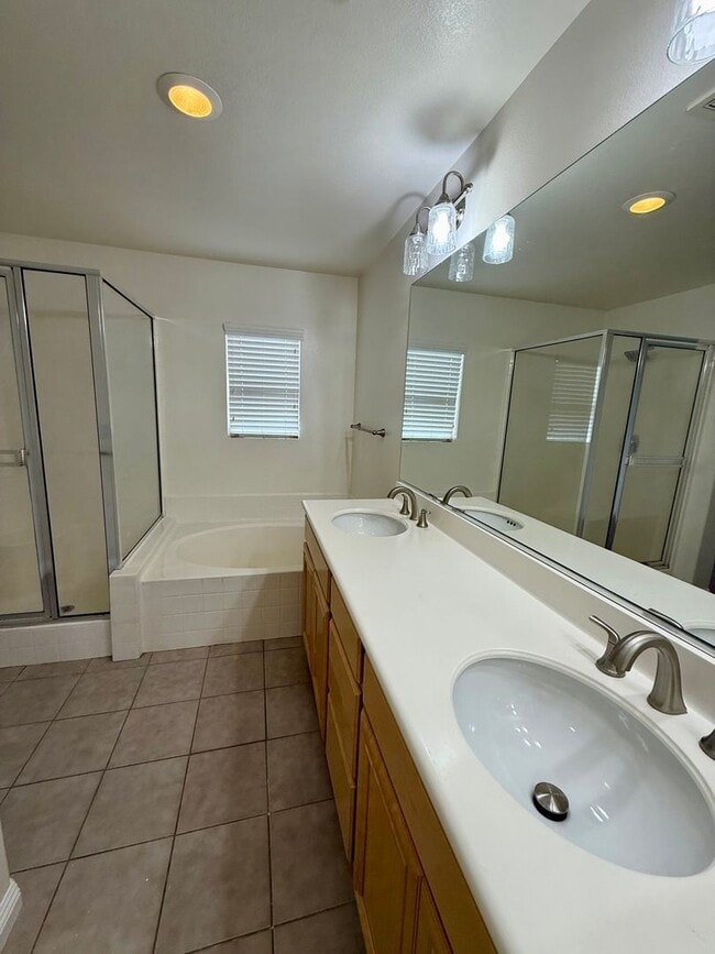 Building Photo - Highly Desirable 2 bed 3 bath condo in Rancho Cucamonga