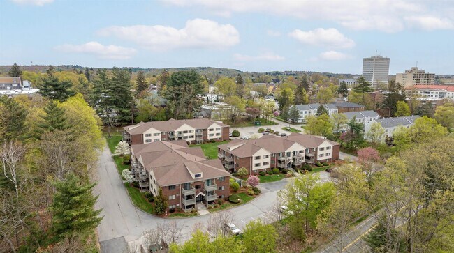 Building Photo - 33 Andrew St