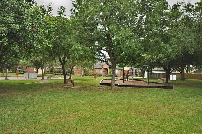 Building Photo - 16811 Willow Bend Ct