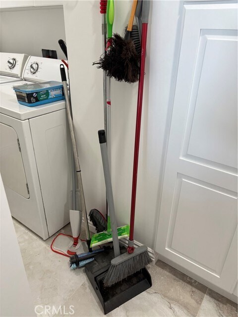 Building Photo - 525 E Seaside Way