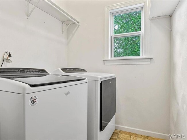 Building Photo - 1200 Gregerson Ct