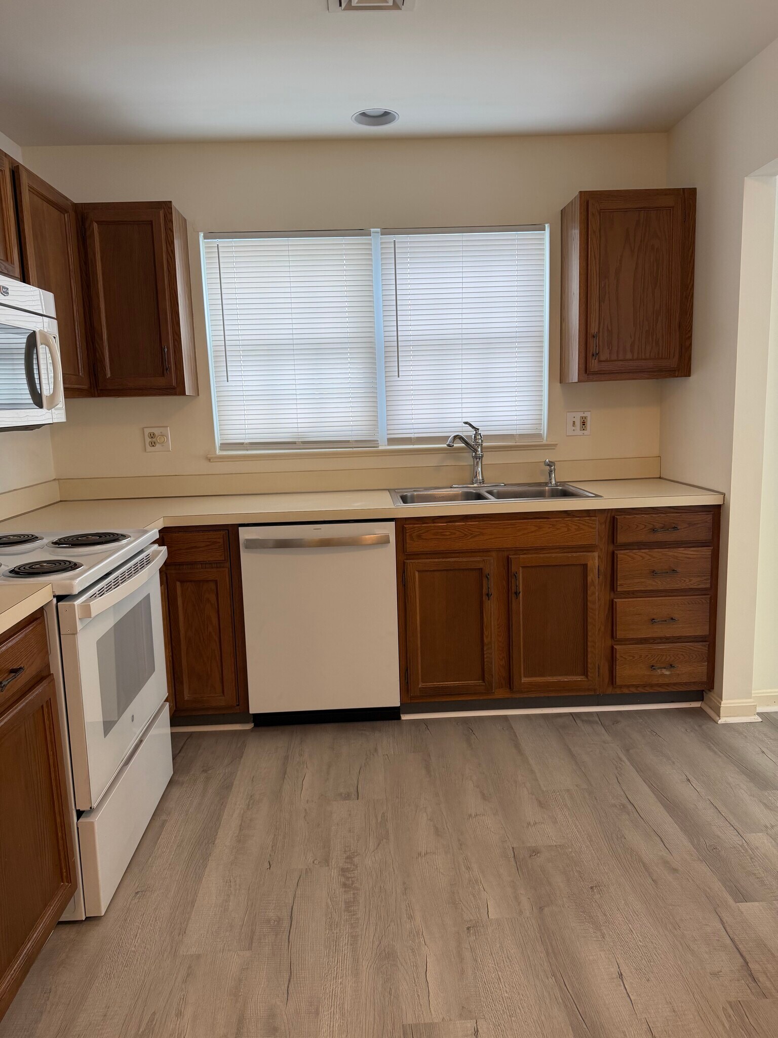 Building Photo - 2115 Wexford Rd