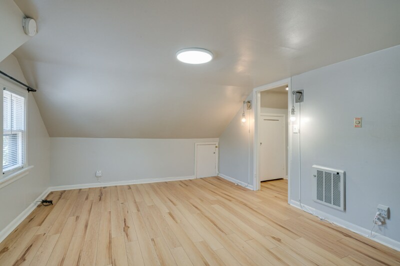 Building Photo - 600 Larkin Springs Rd