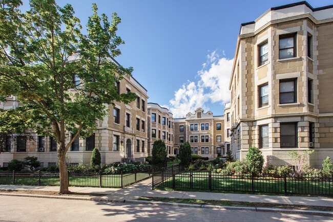 Building Photo - Gardner Court Apartments